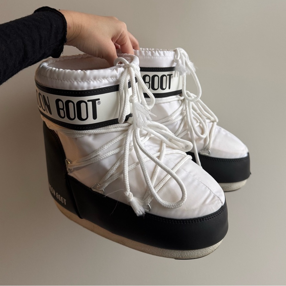 MOONBOOT Icon Low White Nylon Boots (White/Black, Size S/M 36-38)